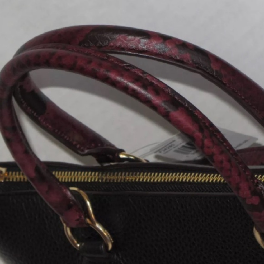 Authentic Coach leather signature canvas satchel - Picture 5 of 8